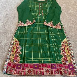 Beautiful Pakistani/Indian Salwar Kameez lawn